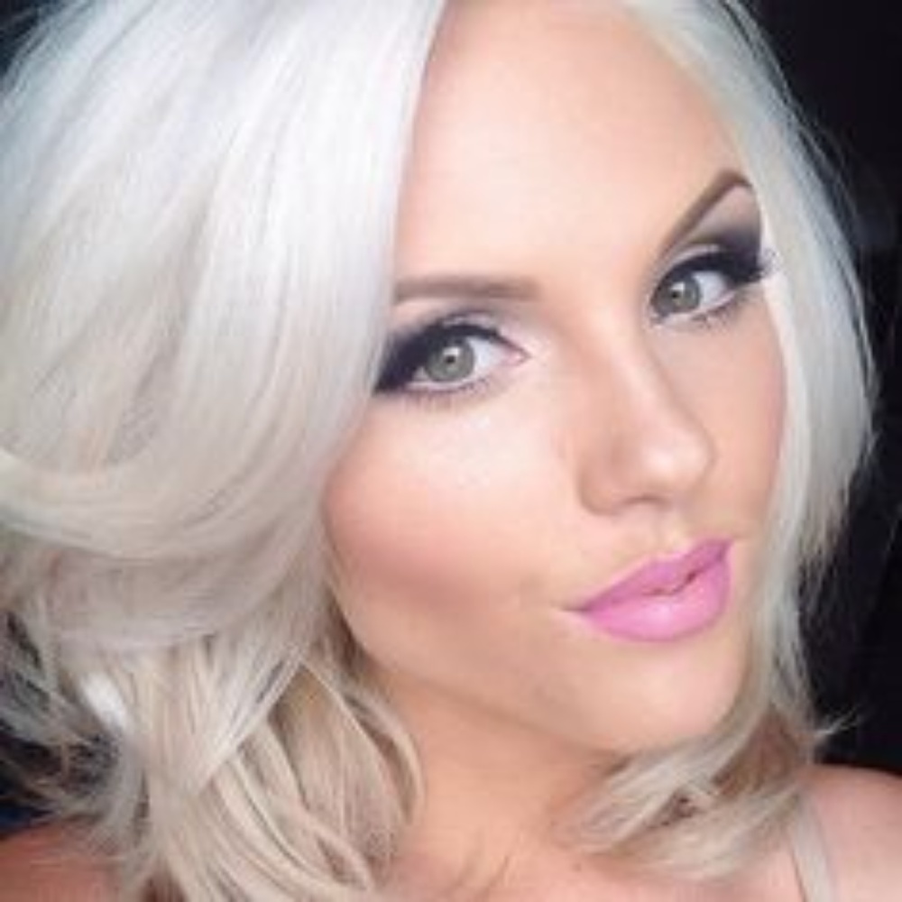 New Sexy White Layered Bob Full Wig shake and go